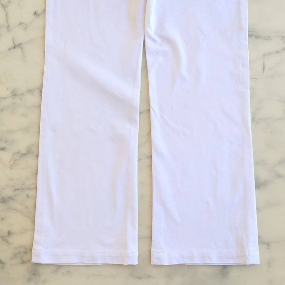 High-Waist Straight Leg Soft Woven Fabric White Stretchable Pant. - Picture 6 of 6